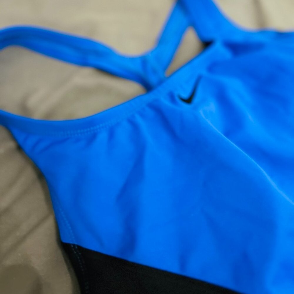 NIKE Women's HydraStrong Solid Fastback 1-Piece Swimsuit-NWOT-SZ M